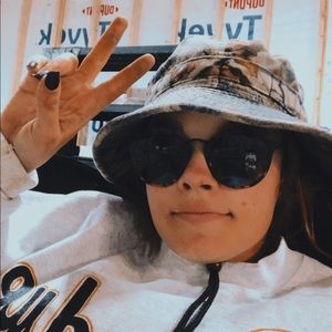 Meet your Posher, Renaé